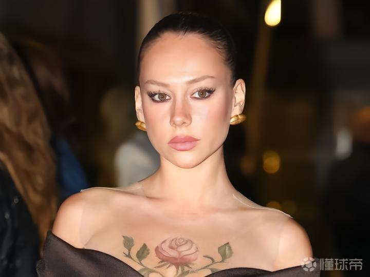 姆巴佩女友埃斯特发声:坚决反对社交媒体上的虚假信息