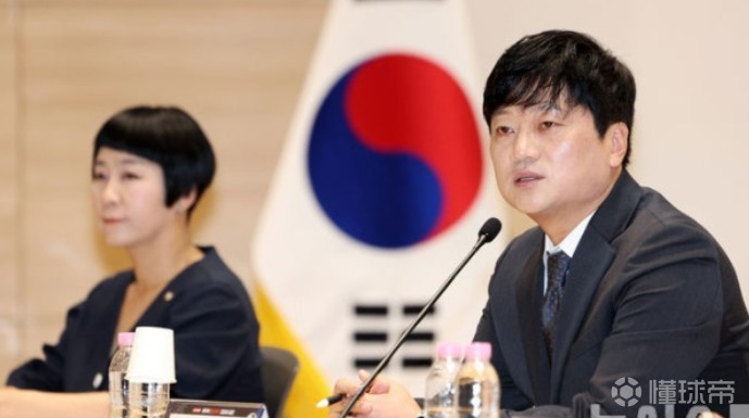 韩国评论员强烈指责裁判性招待丑闻:足协已无底线可言